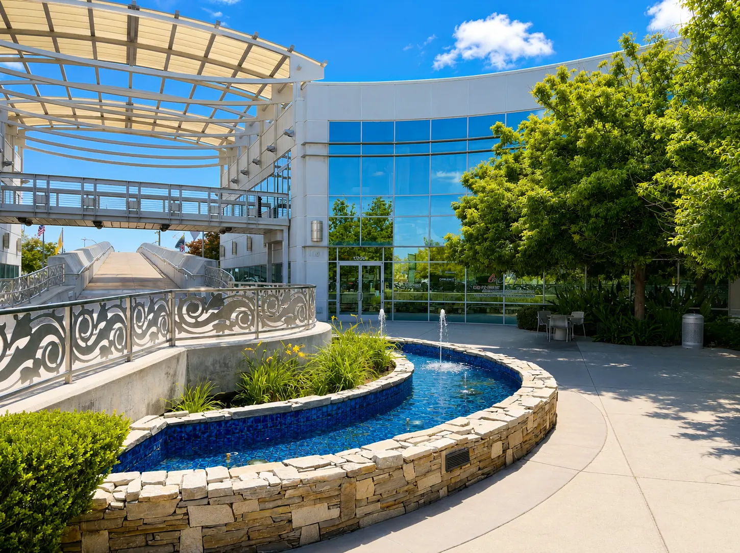 LAOSS Santa Fe Springs orthopedic clinic on Telegraph Road — serving Whittier, Downey, La Mirada, Norwalk, Pico Rivera, La Habra, Cerritos, Artesia, and La Palma