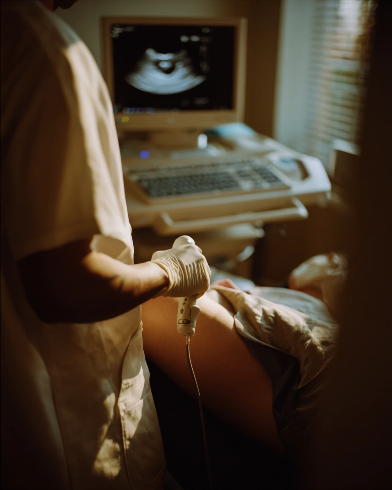 Image-guided joint injection (cortisone or hyaluronic acid) — minimally invasive in-office procedure at Los Angeles Orthopedic Surgery Specialists